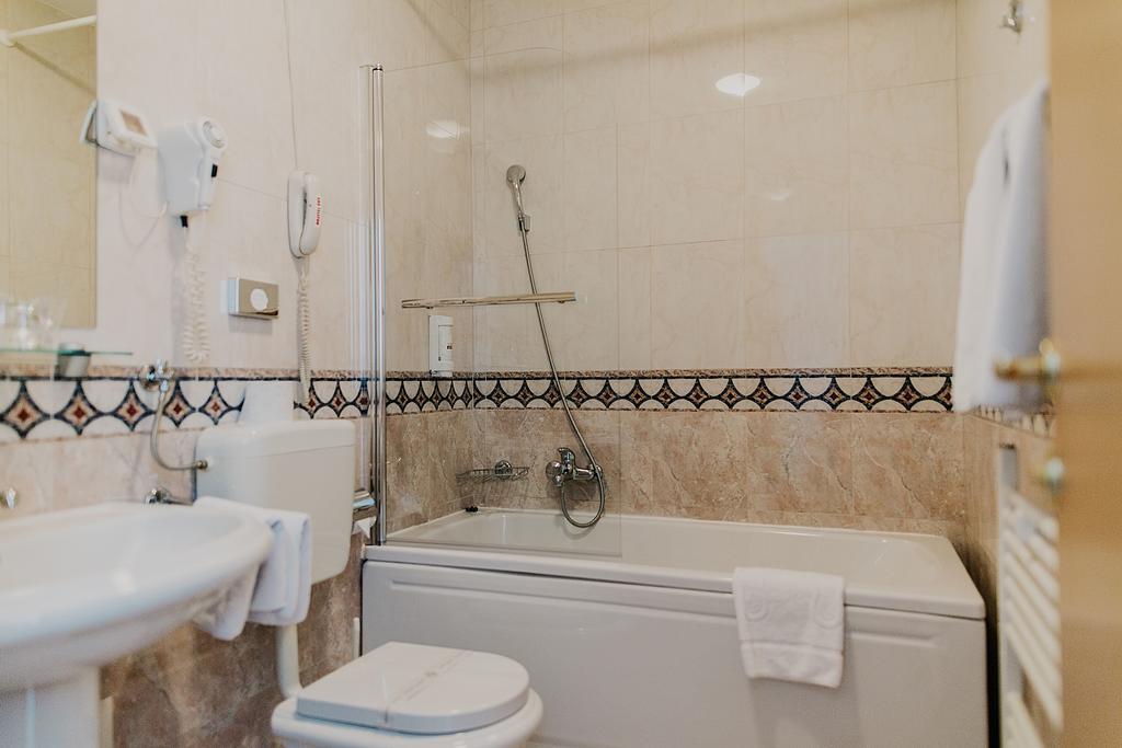 Hotel Silver Осиек Номер фото