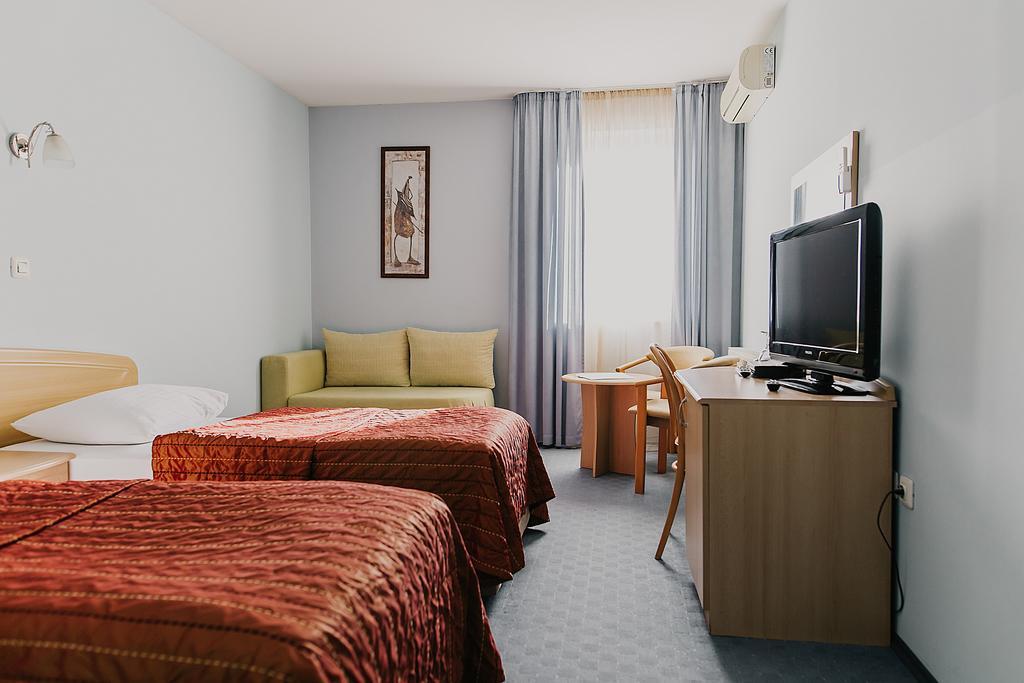 Hotel Silver Осиек Экстерьер фото