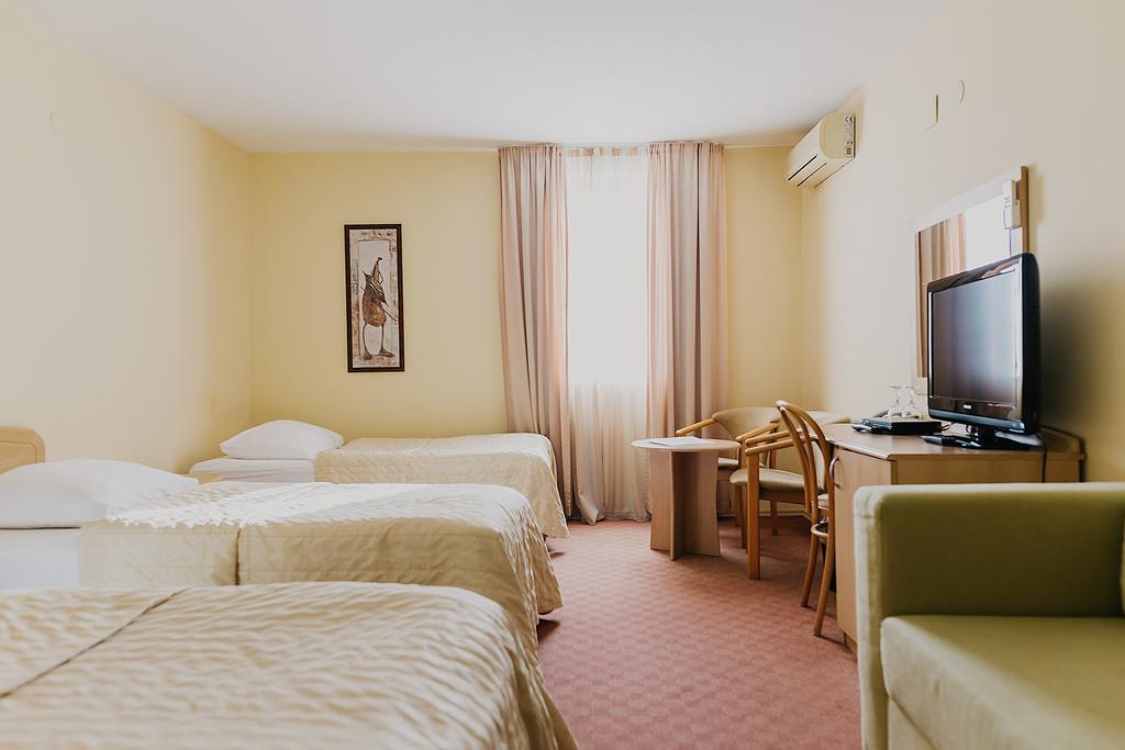 Hotel Silver Осиек Экстерьер фото