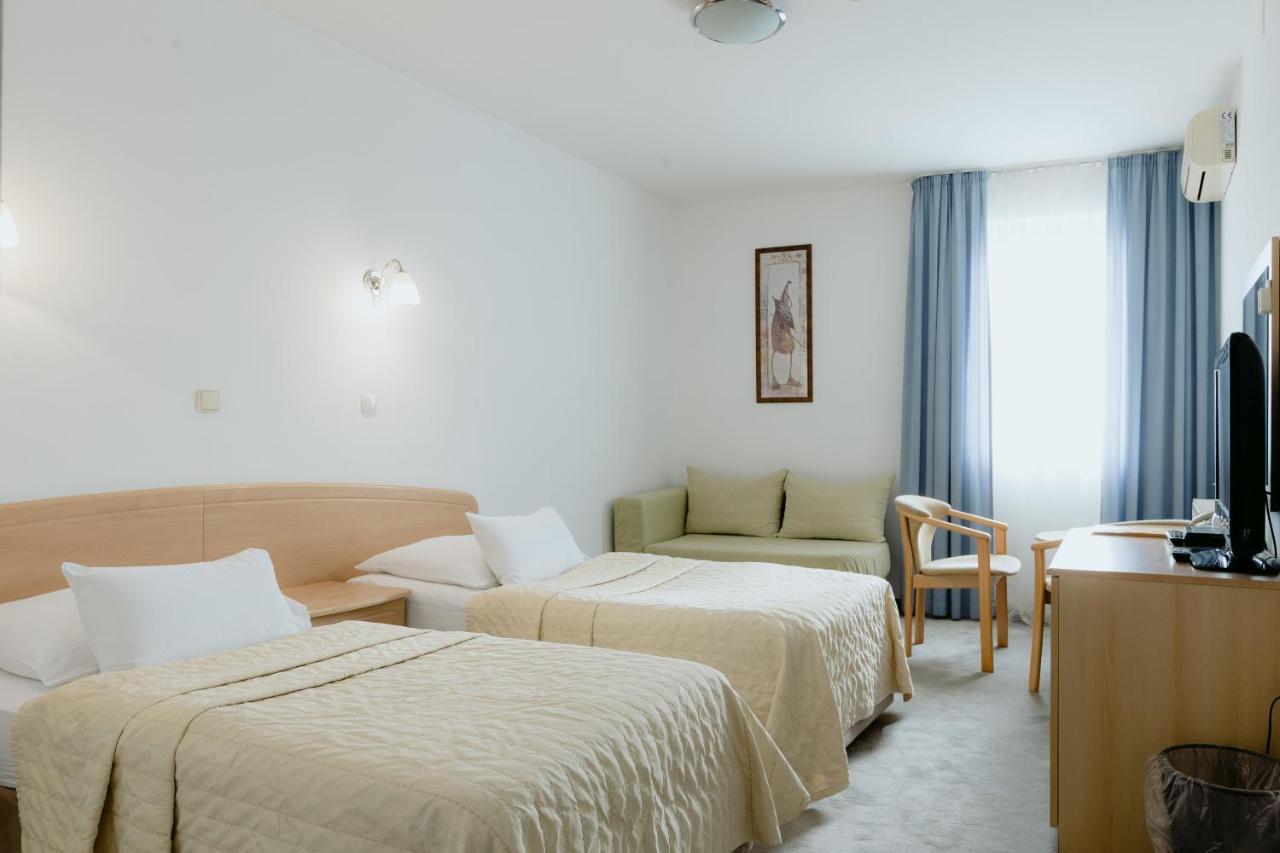 Hotel Silver Осиек Экстерьер фото